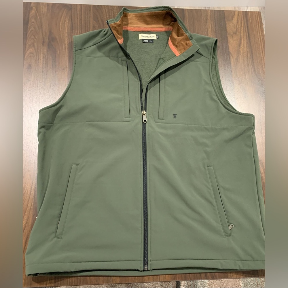 Tom Beckbe Mens softshell vest